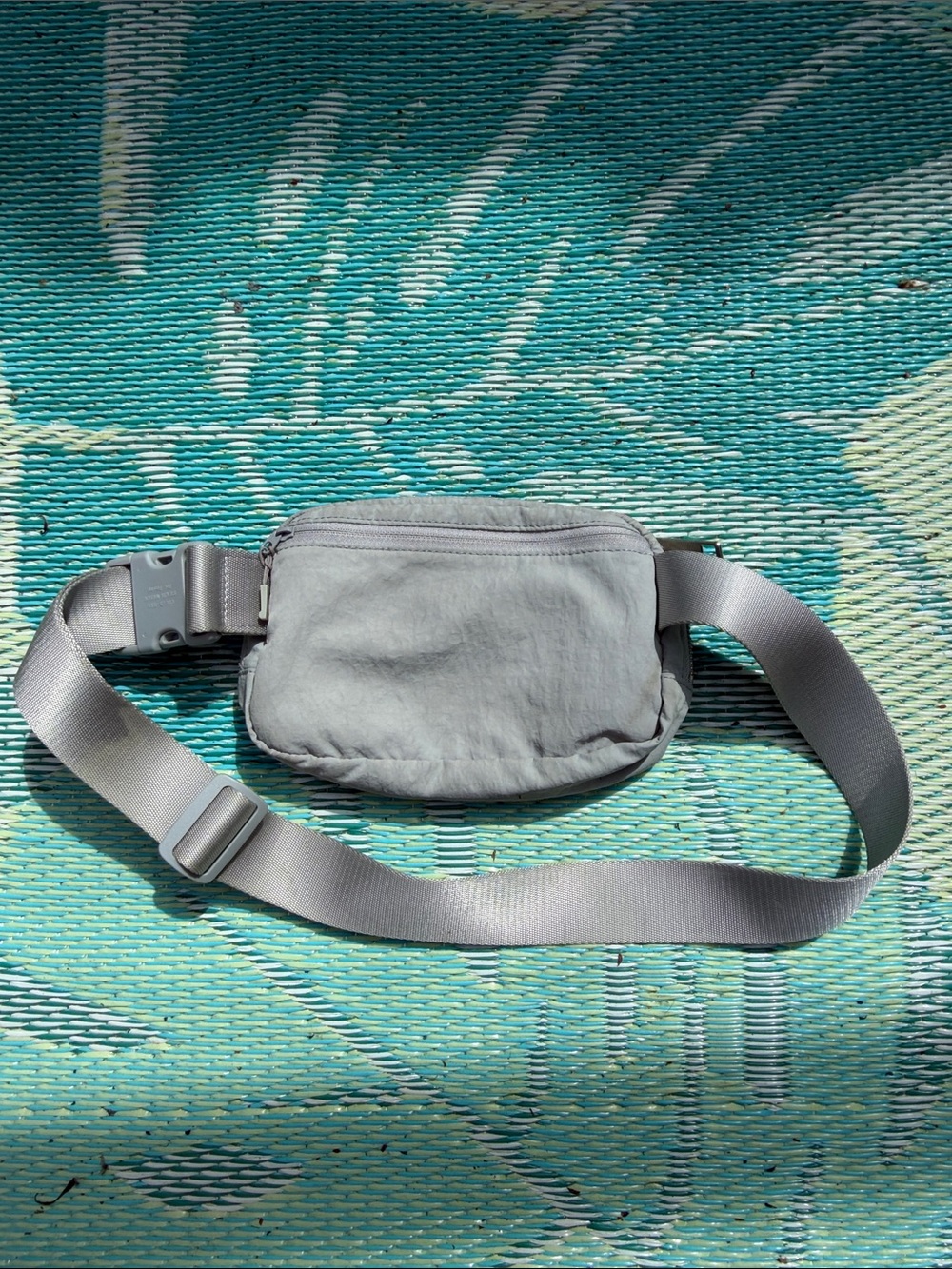 Lululemon Everywhere Belt Bag - Silver Drop , Gray